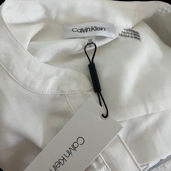 Calvin Klein Textured Roll Tab Button Down Soft White Blouse Women's Size XS New - Picture 5 of 6